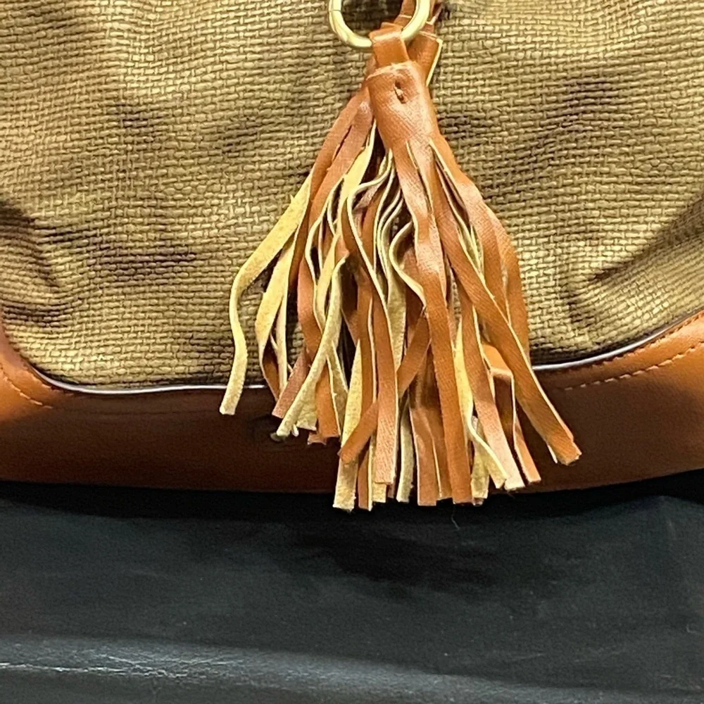 Heys Bucket Purse Fringe Drawstring Inner zip - Picture 2 of 9